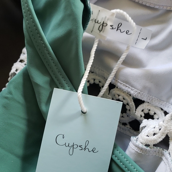 Cupshe Green One Piece Swimsuit with White Lace - Picture 6 of 7